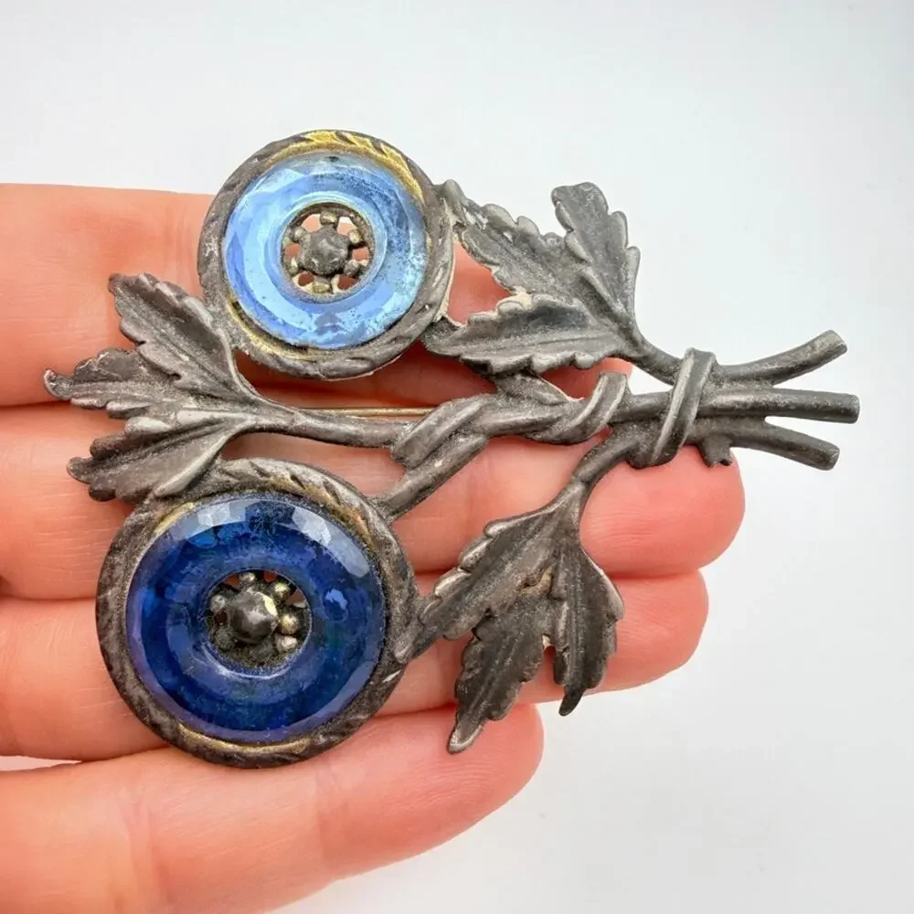 Vintage LN/25 Little Nemo Pot Metal Flower Brooch Pin Blue Glass Cabochons